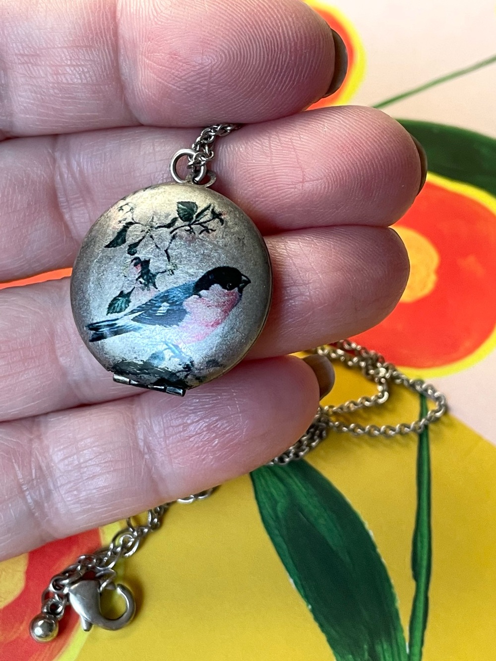 Vintage silvertone locket w/ bird & flower cottagecore whimsigoth whimsy